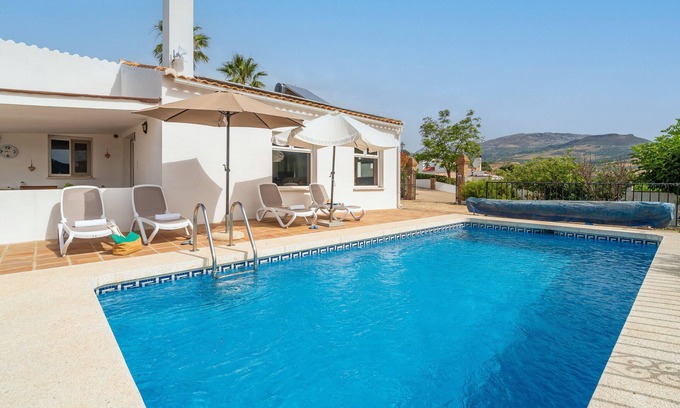 Vinuela Villa | Villa "Rosa" with Mountain View, Pool, Wi-Fi & Garden