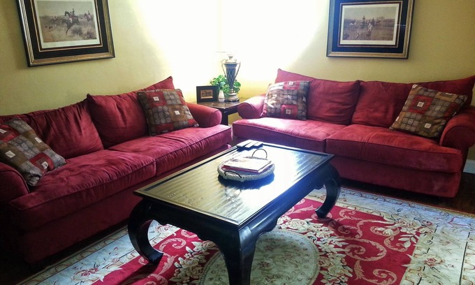 Eureka Villa | Villa's at Eureka Close Hidden Valley Ski Resort & St. Louis Attractions