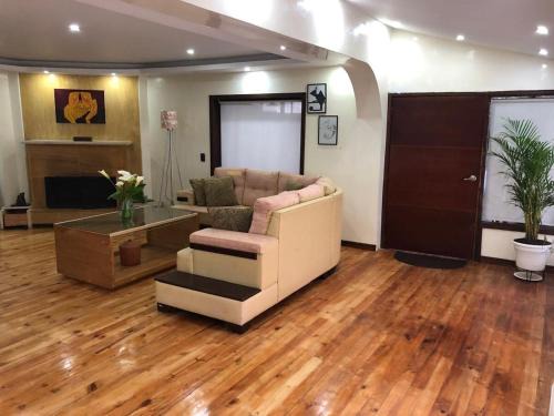 El Rosal House | Villa Shalom