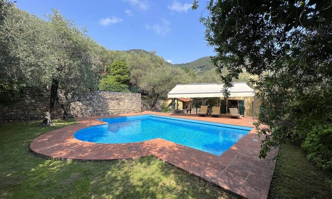 Fiascherino Villa | Villa Tellaro 8 pax, Waterfront holiday house with Pool, Wifi, BBQ, and Sea View