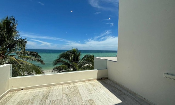 Chicxulub Puerto Villa | Villa Uaymitún Frente al Mar