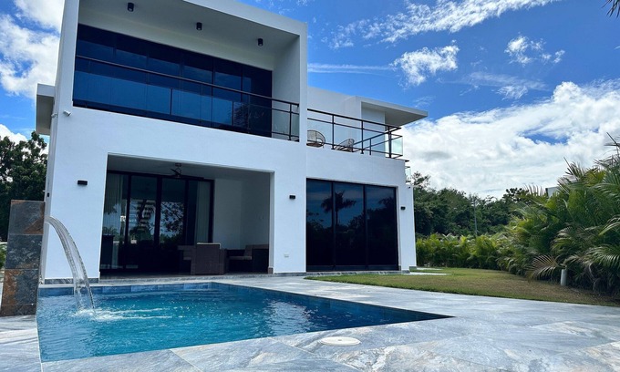 El Soco House | Villa Valdivia, Serene Retreat w/Private Pool, Nueva Romana