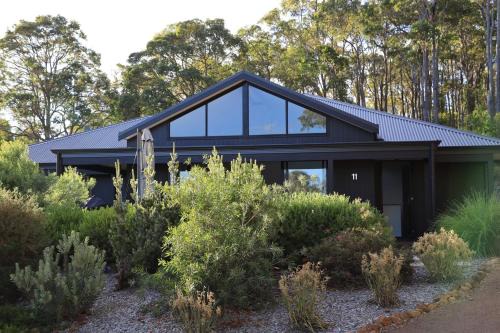 Yallingup Siding House | Villa Vines @ Rivendell Winery Estate