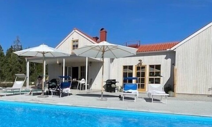 Slite House | Villa VitvikenB i Gotland, Pool