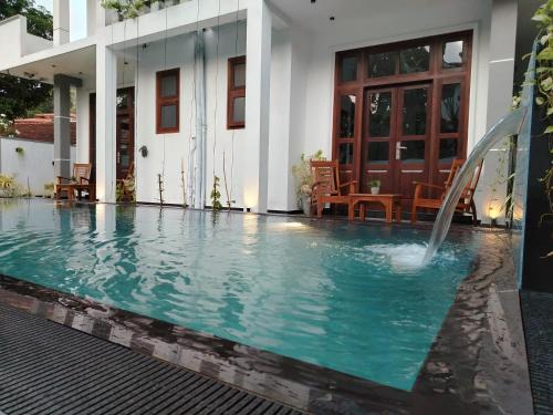 Hikkaduwa Villa | Villa White Elephant