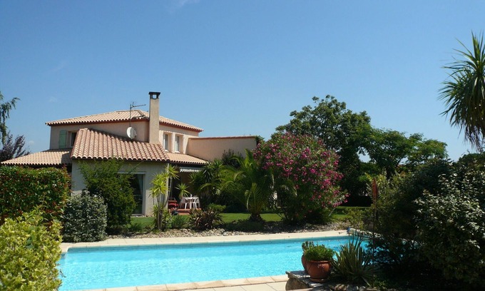 Laroque-des-Alberes Villa | Villa with large garden and swimming pool, close to the village center