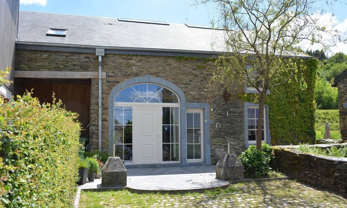 Gembes House | Villa with hottub in calm area