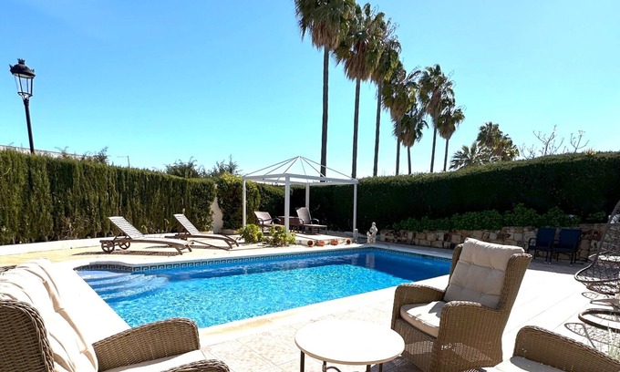 Castillo de Sabinillas House | villa with private swimming pool in duquesa