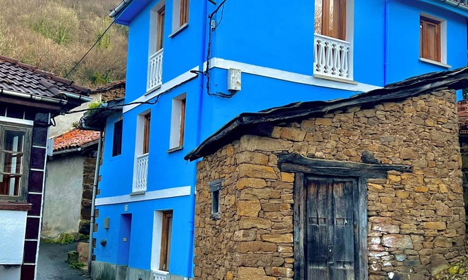 Mieres Ski Chalet | VilladeCelis a view you won't forget, pets are welcome!