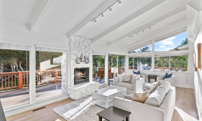 Hatton Fields House | Village-n-Sea: Newly remodeled 4 bed 3 bath close to town and beach