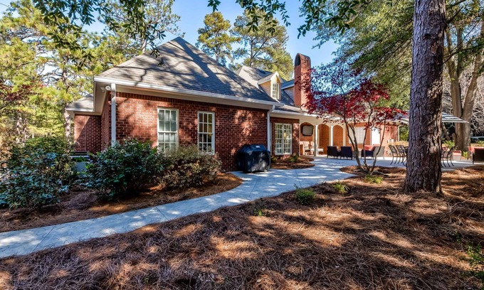 Pinehurst House | Village of Pinehurst Upscale Getaway