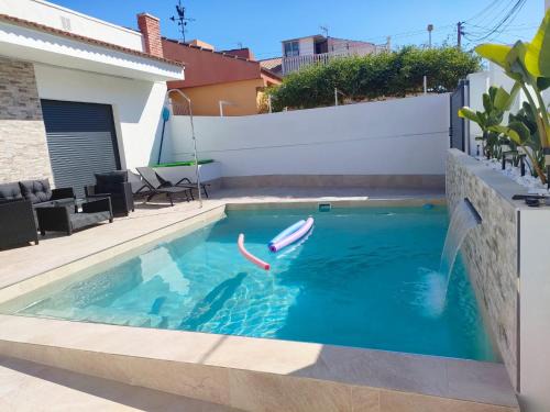 Los Cuarteros Villa | Villamolinos, villa con piscina privada.