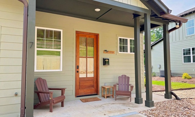 Jacksons' Gap House | Villas at Bay Ridge Unit 7