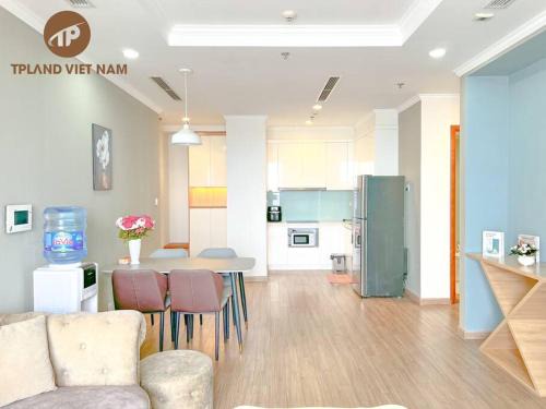 Hoang Mai Apartment | Vinhomes Times City 2BR Apt