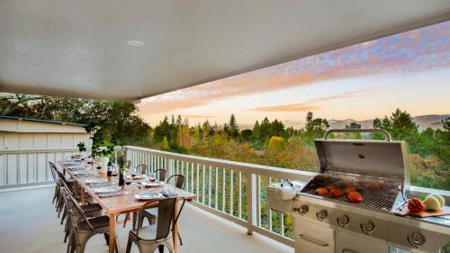 Santa Rosa House | Vino Blanco by AvantStay Private Wine Country Home w Mtn Views Deck