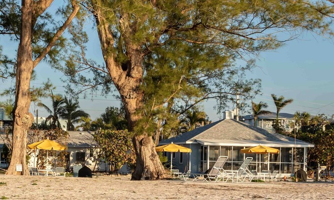 Holmes Beach Cottage | Vintage Island Cottage on the Beach- Sunset Views - Bamboo Apts. C1