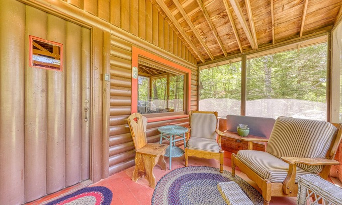Boothbay Harbor Cabin | Vintage, Log Cabin in the Woods with Beach Club Access About One Mile Away