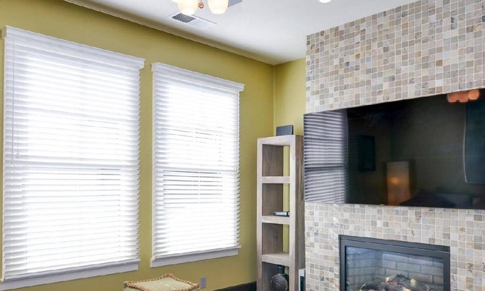 Capitola House | Vista Cortile - Unique Townhouse