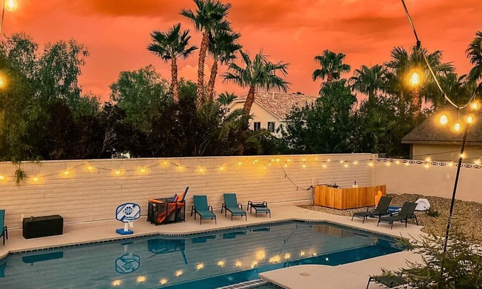 Canyon Gate House | Vivacious Vegas Oasis! Pool/Spa, Karaoke + More!