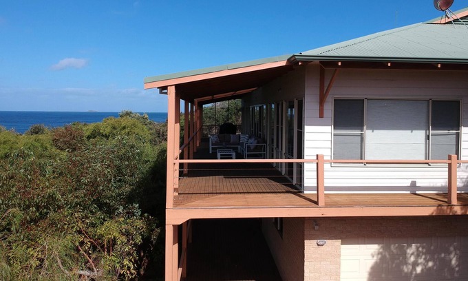 Augusta House | Vivente - 180 degree views of the river mouth. An easy walk to the Colourpatch Cafe and ocean - Vivente - ocean views everywhere