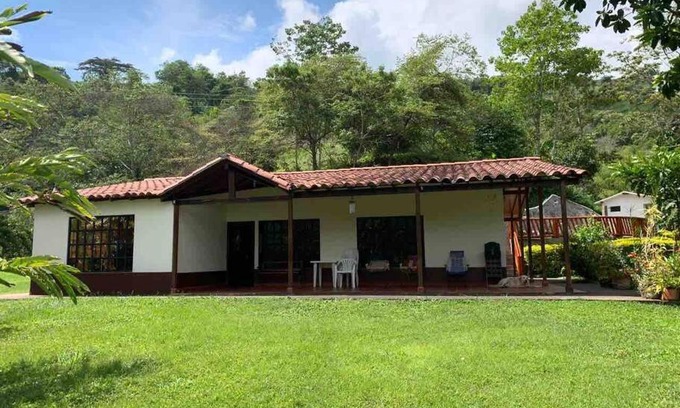 Villeta House | Vivienda turística villa Alejandra.