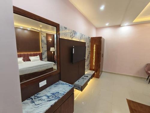 Allahabad Hotel | VKN Hotels and Resorts