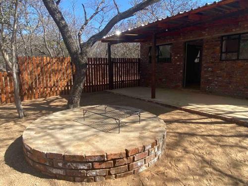 Bela-Bela Apartment | Vlakkieskraal FarmStay - Bosvark Cabin