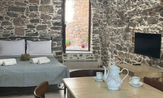 Olympi House | Vlychos Olympi Lodge 1 - Chios Cozy Getaway