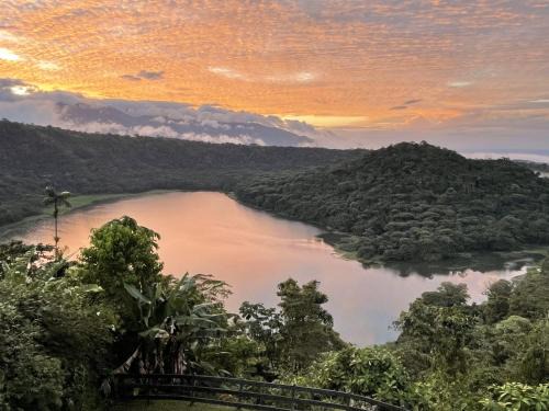 Colonia del Toro Hotel | Volcan Hule Lodging