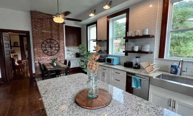 Five Points South House | Vulcan's Knee: 6bdrm Mansion ~ Speakeasy ~ Library