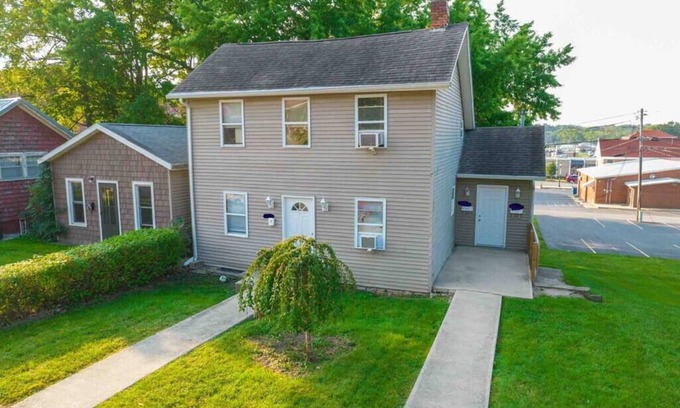 Wabash Apartment | Wabash Eagles Nest 175 Apt., 1st Floor