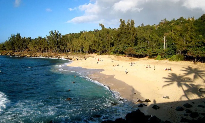 Pupukea Cottage | Waimea Bay Cottage - Steps to beach, AC
