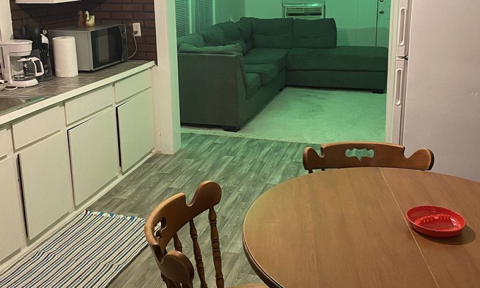 Carbondale House | Wake and Bake Bud and Breakfast