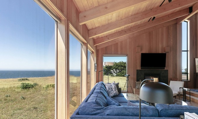 Sea Ranch House | Wake to whales | Savor sunsets | Unwind in style