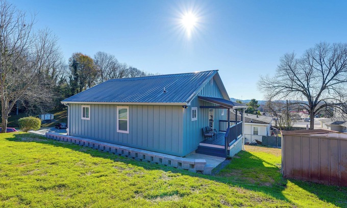 Rome House | Walk Downtown: Charming Rome Abode w/Yard!