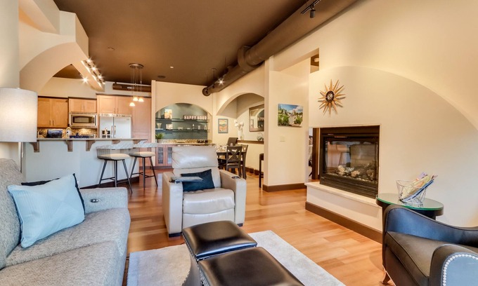 Coeur d'Alene Condo | Walk Downtown: Stunning Condo w/Attached Garage