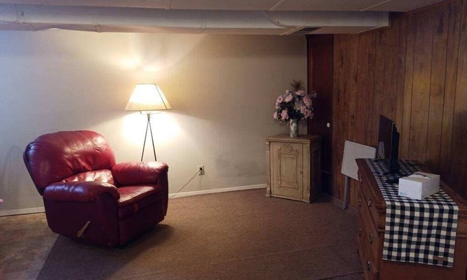 Norfolk Apartment | Walk in basement apartment - near downtown Norfolk