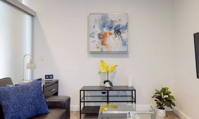 Pasadena Apartment | Walk - Relax - Cook - Work - Enjoy