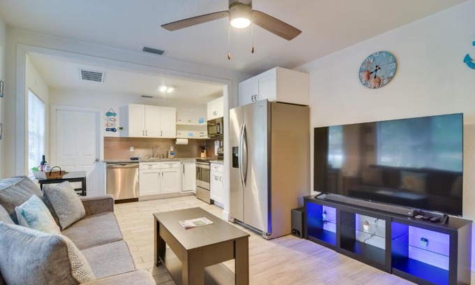 Bayview House | Walk to Art District and Beach Pet-Friendly Getaway