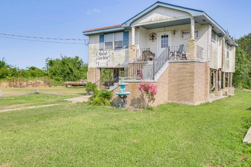 Delacroix Apartment | Walk to Bayou Home with Patio in Delacroix!