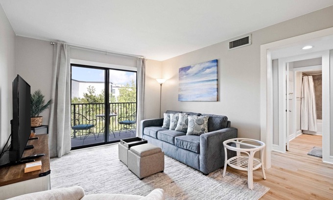 Hilton Head Island Villa | Walk to Beach- 2BR 2BA Villa - Fully Renovated