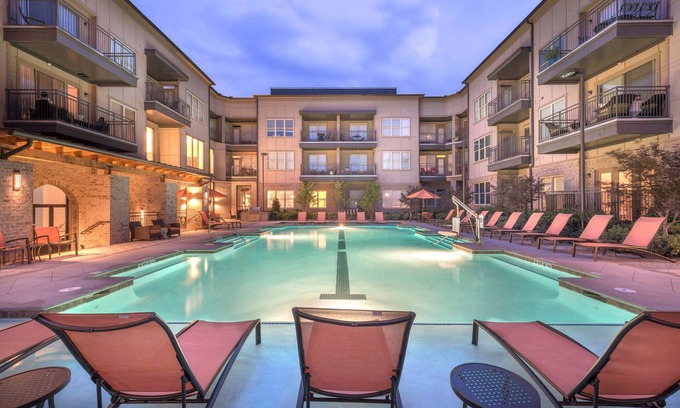Roswell Apartment | Walk to Canton Street! One Bedroom w Pool, Wifi, TVs and balcony!