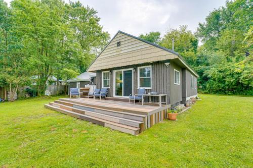 Allenton House | Walk to Cranberry Lake Quaint Family Cottage