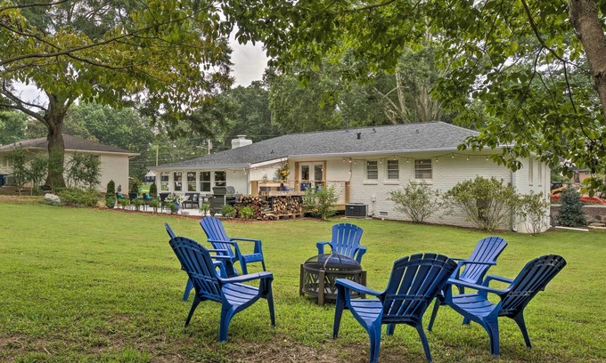 Alpharetta House | Walk to Dtwn Alpharetta: Modern Home w/Fire Pit