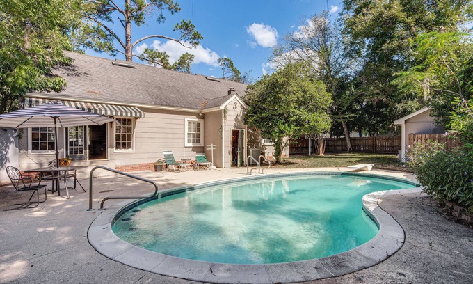 Hahira House | Walk to Dtwn Hahira: Inviting Home w/Pool & Yard!
