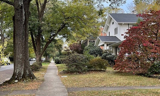 Durham Apartment | Walk to Duke Campus! 1 Bedroom in Trinity Park!