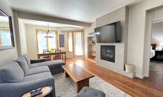 Mammoth Lakes Condo | Walk to Eagle/cozy slopeside stay/lg. deck with golf course view and BBQ