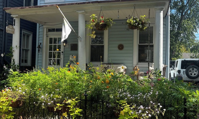 Annapolis Cottage | Walk to Everything - Historic Art’s District