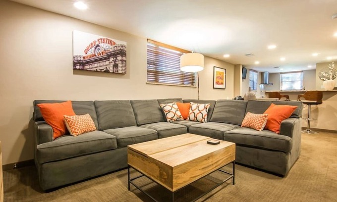 Highland Apartment | Walk to everything in Hip Historic Highlands/LoHi