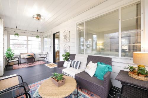 Highland Square House | Walk to Highland Square, Sleeps 8